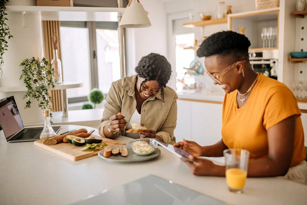 two people in kitchen oWgTzUh.width .jpg