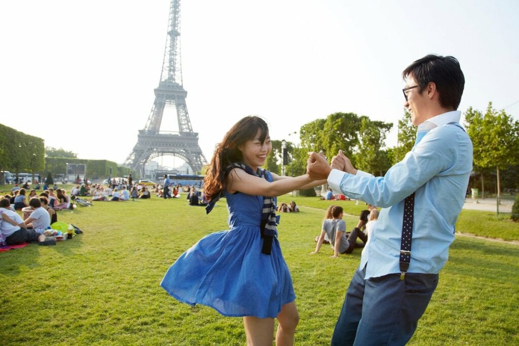 two people at eiffel tower ecTjov.width .jpg