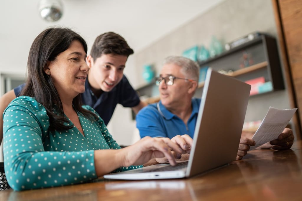 Parents get investing advice from son HeaFJhC.width .jpg