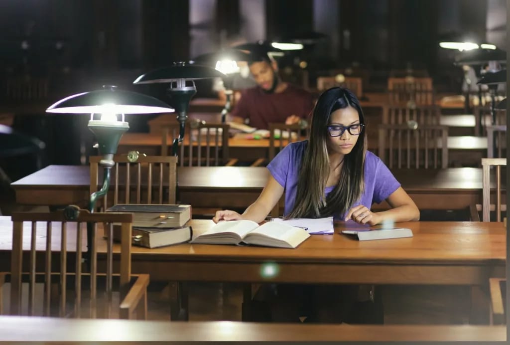 woman in college library RUtK.width .jpg