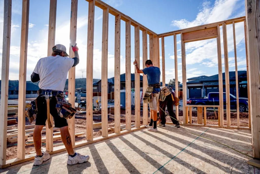 construction workers building house fBAHDZQ N.width .jpg