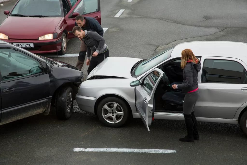 minor car accident on road AZewD.width .jpg