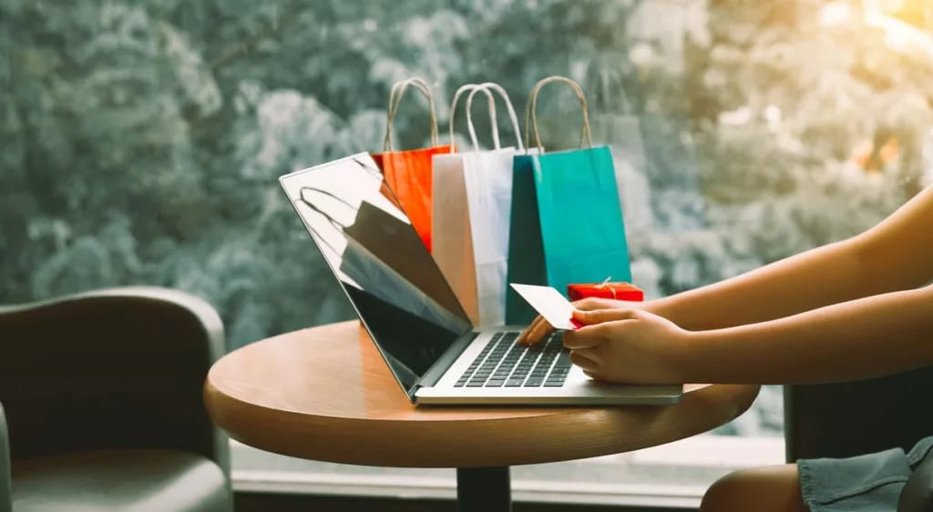 Credit card laptop shopping bags wNzkBDV.width .jpg