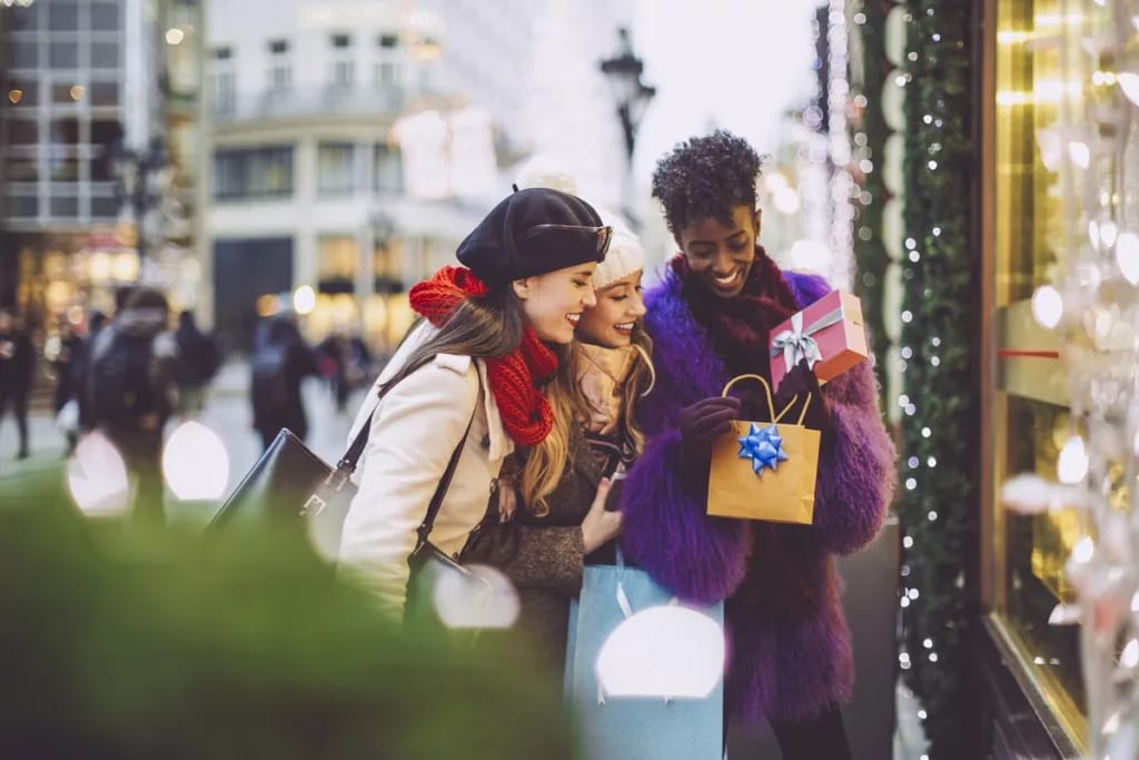friends shopping city shop buy gifts holiday .width .jpg