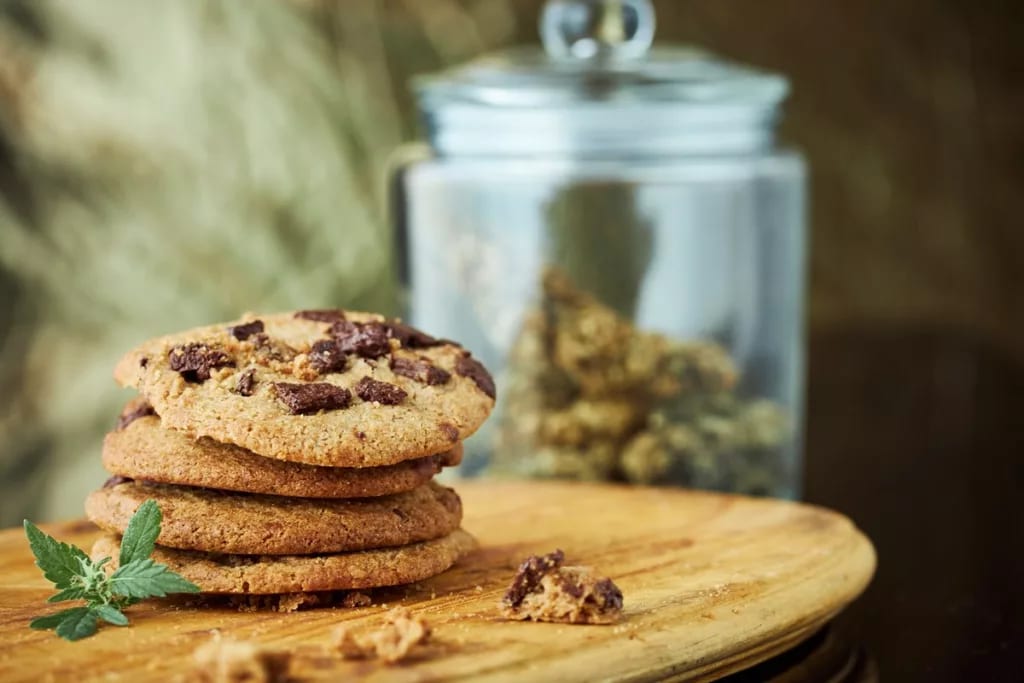 cookies on plate qDxUuee.width .jpg