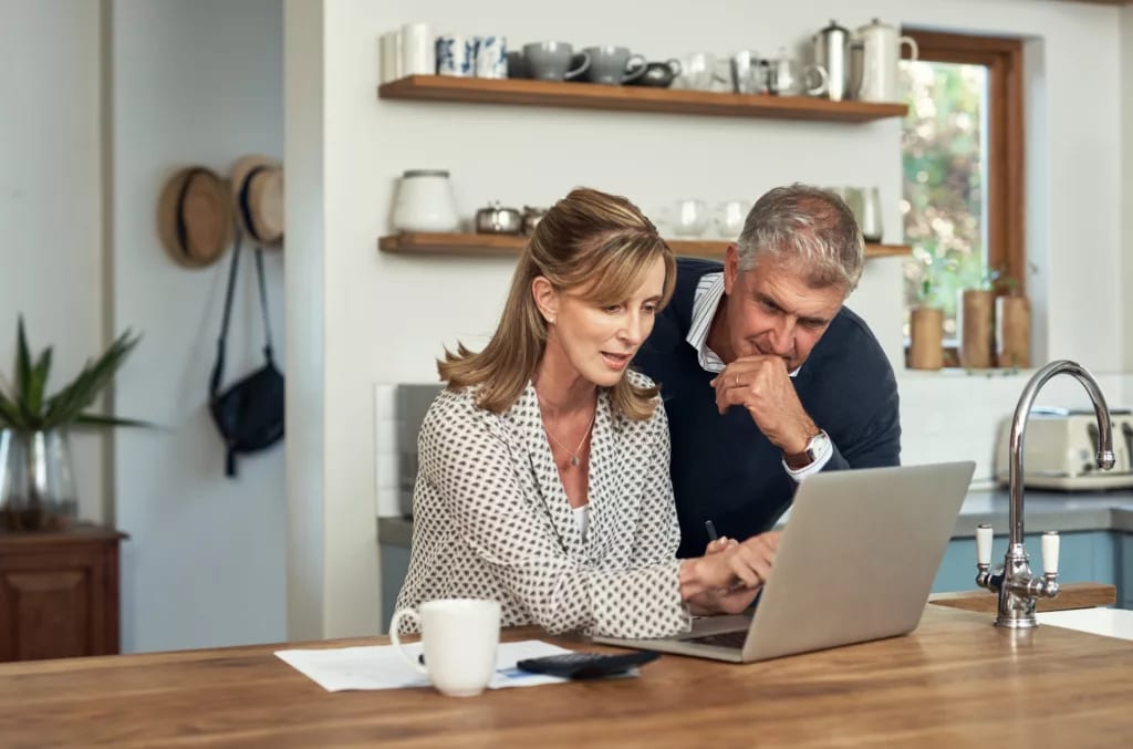 couple at laptop .jpg