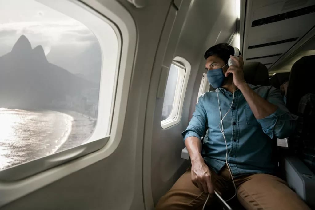 person on plane IljNkgA.width .jpg