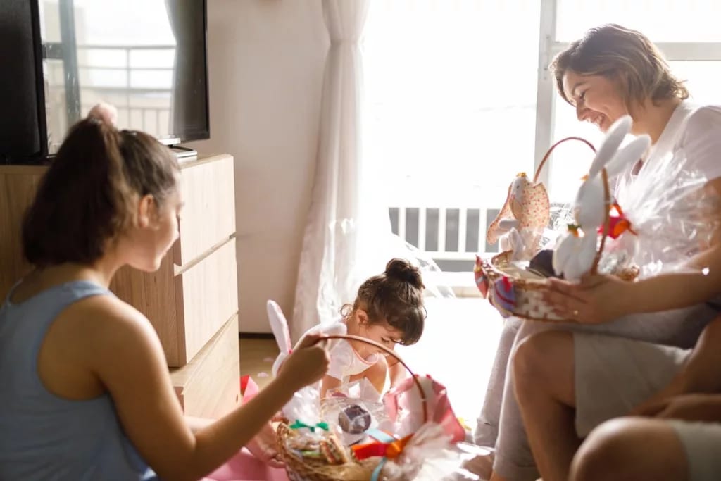Family with easter baskets qGyHjN.width .jpg