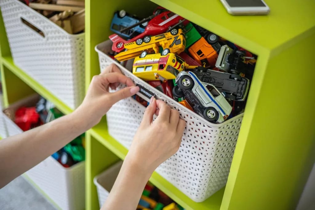 hands basket toy cars rNQ.width .jpg