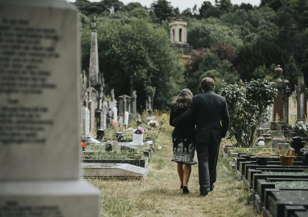 People at funeral qYpFPr.width .jpg