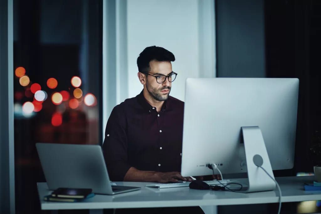a person at a computer gettyimages .jpg