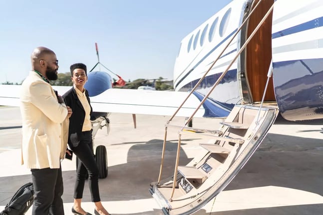 plane private jet business travel wealthy ric.width .jpg
