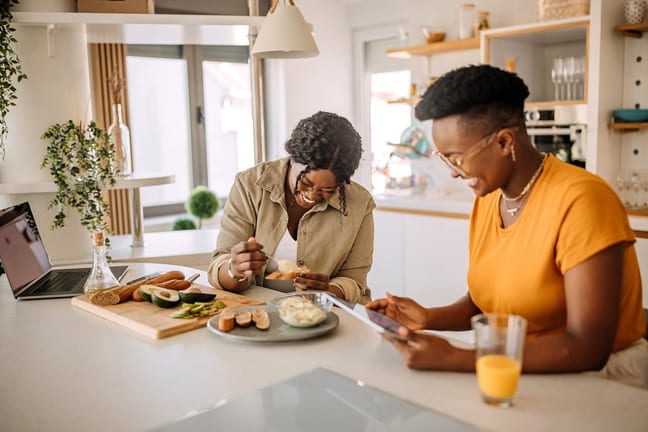 two people in kitchen oWgTzUh.width .jpg