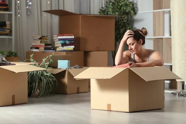 moving distress ekYH.width .jpg