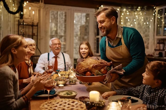holiday thanksgiving serving turkey family XE.width .jpg
