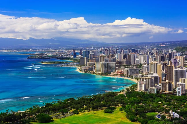 skyline of honolulu hawaii and waikiki beach.jpg