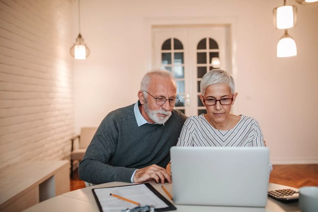 two people at a laptop gettyimages .jpg