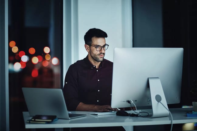 a person at a computer gettyimages .jpg