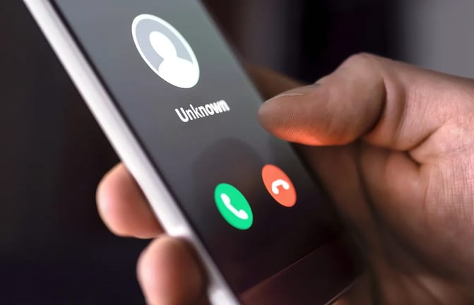 getty cold call scam alert fraud phishing x e.jpg