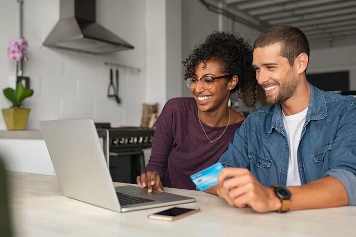 couple shopping online.width .jpg