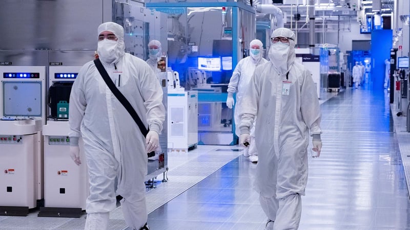 Intel Stock Has Moved an Average of 16% the Day After Its Last 3 Reports. Should You Buy Before the Next One?