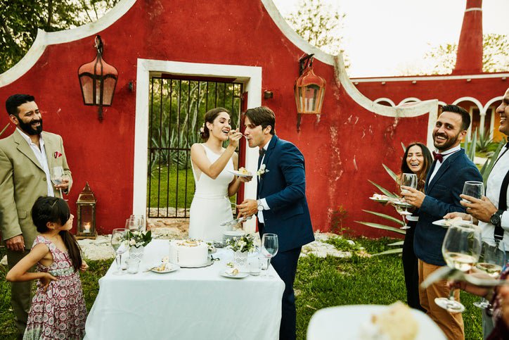 bride and groom outdoor wedding vCSfQvZ.width